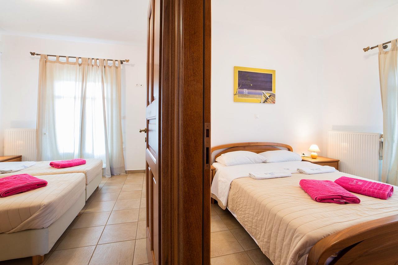 Villa San Dimitrio House On The Beach Logaras Eksteriør billede